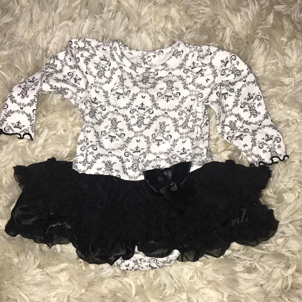 Baby glam onesie sz 6m